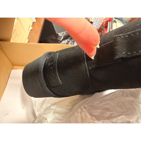 UGG Women's Classic Ultra Mini Platform Black Size 9 - Picture 4 of 5